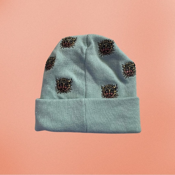 Sublime beanie from Urban 🌞 - Picture 2 of 4